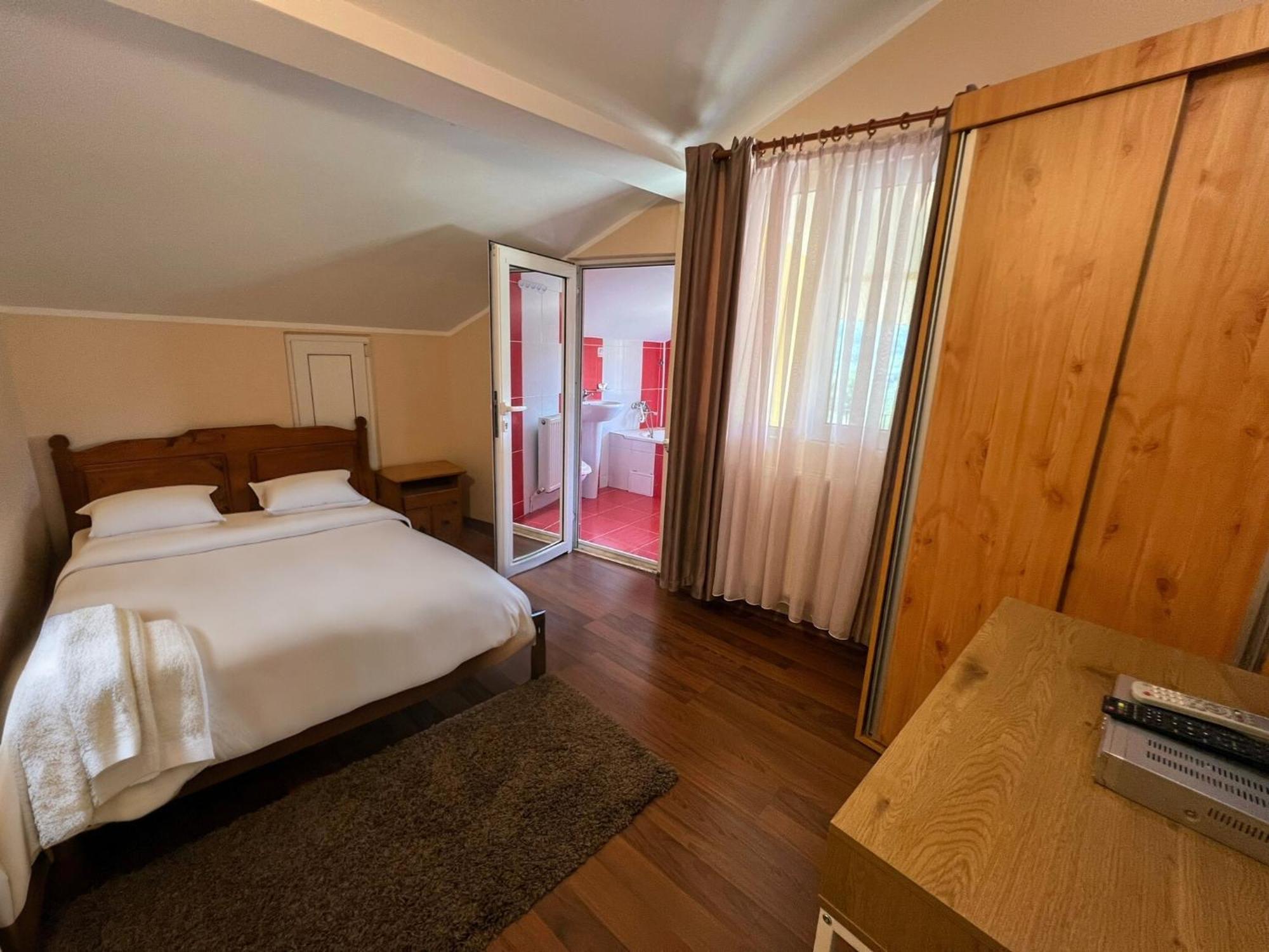 Hotel Casa Potcoava Lepşa Exteriér fotografie
